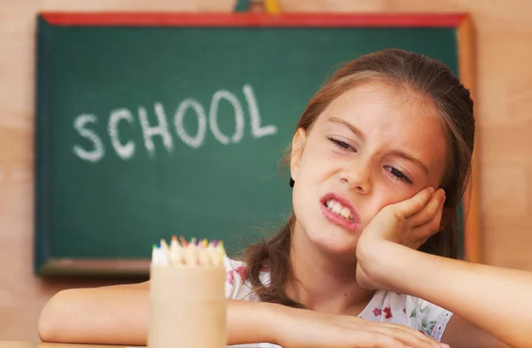 Estudante no clasroom - de volta à escola — Fotografia de Stock