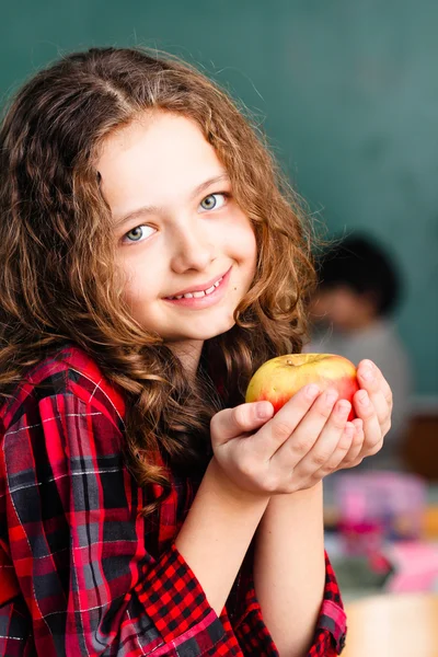 apple - portre sınıf ile mutlu liseli kızlar