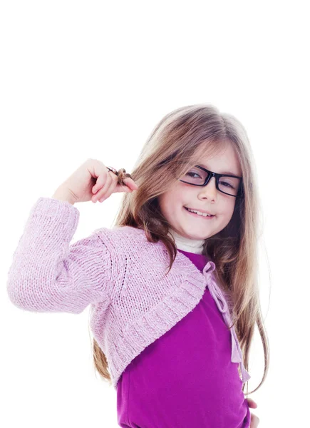 Смешная маленькая девочка в смешных очках — стоковое фото