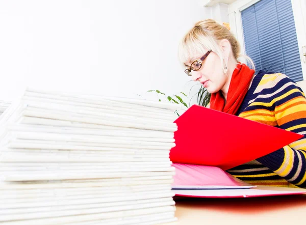 Busy business woman working in her office — Stock Photo, Image