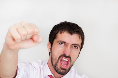 genç işadamı silah tutan ve başarı kutlamak