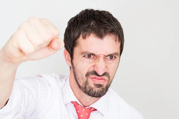 Jungunternehmer hält die Arme hoch und feiert Erfolg — Stockfoto