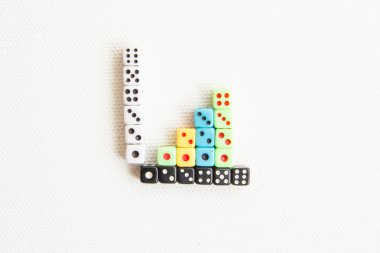 renkli küpler grafik yapılan