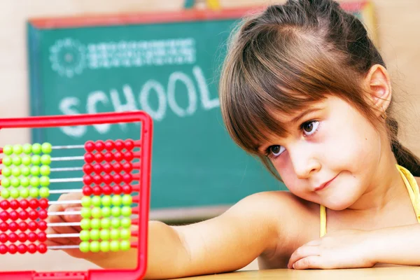 学校に戻る - 数学の女子高生 — ストック写真