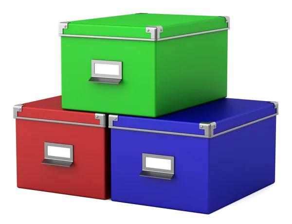 Tre scatole di cartone per ufficio a colori isolate su sfondo bianco — Foto Stock