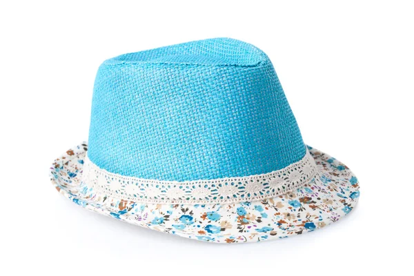 Chapeau de paille d'été bleu femelle isolé sur fond blanc — Photo