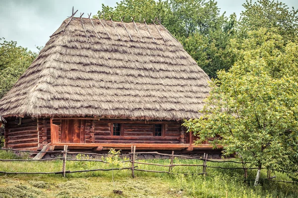 Vecchia casa storica in Ucraina — Foto Stock