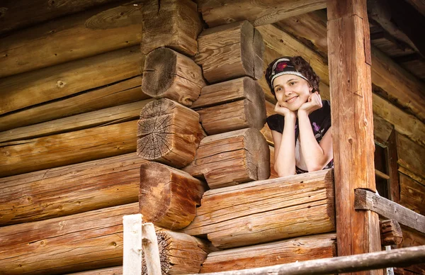 Pěkný Maďarská dívka v národním oblečení — Stock fotografie