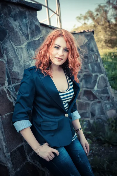 Vrouwen in zomer park — Stockfoto