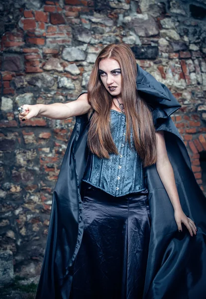 Портрет молодой ведьмы. Хэллоуин, ужас . — стоковое фото