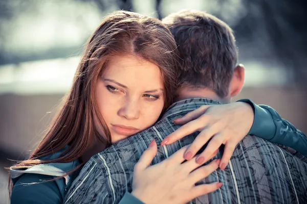 Conflicto en pareja joven relación al aire libre — Foto de Stock