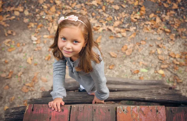 Portrait of   liitle girl — Stock Photo, Image