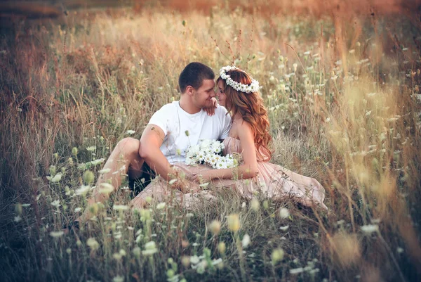 Love   between   young couple — Stock Photo, Image