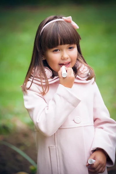 Ragazza nel parco — Foto Stock