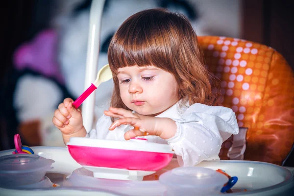 Mangiare bambina — Foto Stock