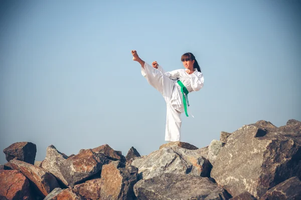 Girl training karate — Stock Photo, Image