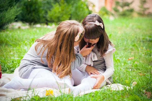 Problemen tussen twee vriendinnen — Stockfoto