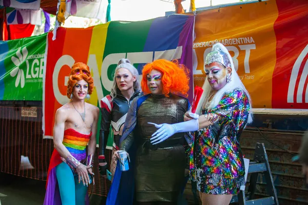 2021年11月7日 阿根廷布宜诺斯艾利斯 参加在布宜诺斯艾利斯举行的Orgulloba Lgbt游行的高兴人士 艺术节的示范服装 — 图库照片