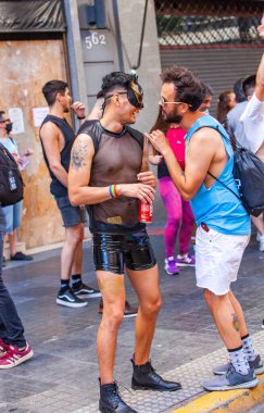 Buenos Aires, Arjantin, 07.11.2021: Buenos Aires 'teki OrgulloBA LGBT yürüyüşünün mutlu katılımcıları