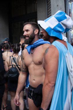 Buenos Aires, Arjantin, 07.11.2021: Buenos Aires 'teki OrgulloBA LGBT yürüyüşünün mutlu katılımcıları