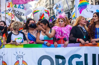Buenos Aires, Arjantin, 07.11.2021: Buenos Aires 'teki OrgulloBA LGBT yürüyüşünün mutlu katılımcıları