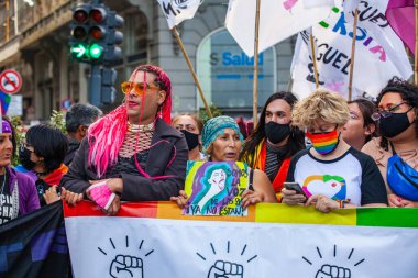 Buenos Aires, Arjantin, 07.11.2021: Buenos Aires 'teki OrgulloBA LGBT yürüyüşünün mutlu katılımcıları