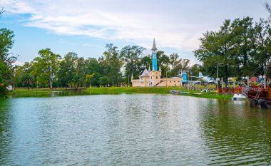 Buenos Aires, Arjantin, 20 / 01 / 2022, Arjantin 'de minyatür bir çocuk şehri olan lagünlü şatolardan biri.