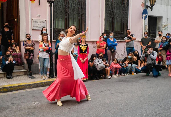 Februari 2022 Buenos Aires Argentinië Danser Dansen Tijdens Chinees Nieuwjaar — Stockfoto