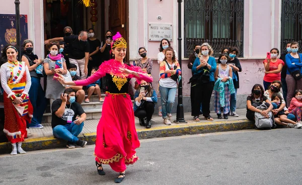 Лютого 2022 Буенос Айрес Аргентина Танцівниця Під Час Святкування Китайського — стокове фото