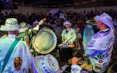 Buenos Aires, Arjantin - 13 Şubat 2022: Buenos Aires Arjantin 'deki karnavala katılanlar