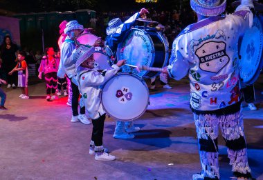 Buenos Aires, Arjantin - 13 Şubat 2022: Buenos Aires Arjantin 'deki karnavala katılanlar