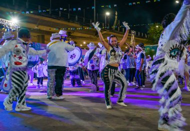 Buenos Aires, Arjantin - 13 Şubat 2022: Buenos Aires Arjantin 'deki karnavala katılanlar