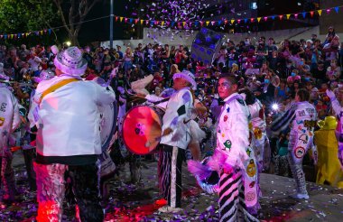 Buenos Aires, Arjantin - 13 Şubat 2022: Buenos Aires Arjantin 'deki karnavala katılanlar