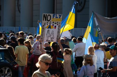 6 Mart 2022 Buenos Aires Arjantin: Rusya 'nın Buenos Aires' teki saldırısı sırasında Ukrayna 'ya destek yürüyüşü
