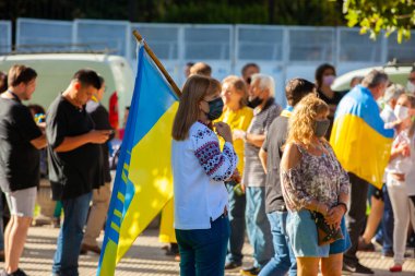 6 Mart 2022 Buenos Aires Arjantin: Rusya 'nın Buenos Aires' teki saldırısı sırasında Ukrayna 'ya destek yürüyüşü