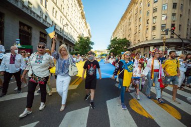6 Mart 2022 Buenos Aires Arjantin: Rusya 'nın Buenos Aires' teki saldırısı sırasında Ukrayna 'ya destek yürüyüşü