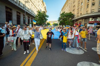 6 Mart 2022 Buenos Aires Arjantin: Rusya 'nın Buenos Aires' teki saldırısı sırasında Ukrayna 'ya destek yürüyüşü