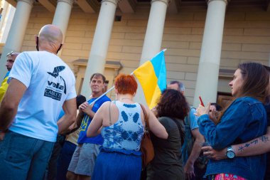 6 Mart 2022 Buenos Aires Arjantin: Rusya 'nın Buenos Aires' teki saldırısı sırasında Ukrayna 'ya destek yürüyüşü