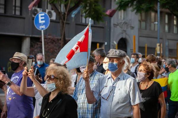 6 Mart 2022 Buenos Aires Arjantin: Rusya 'nın Buenos Aires' teki saldırısı sırasında Ukrayna 'ya destek yürüyüşü