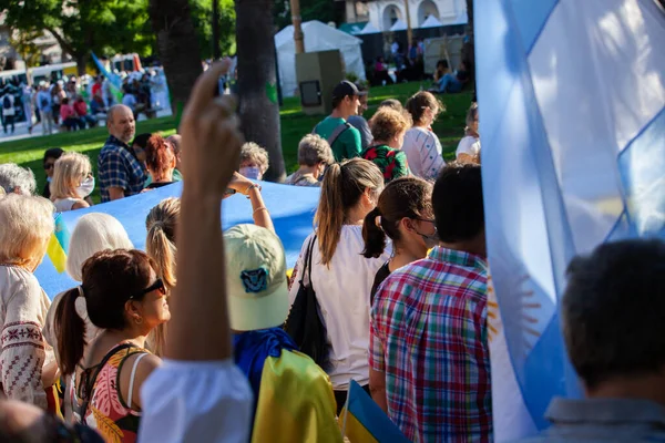 6 Mart 2022 Buenos Aires Arjantin: Rusya 'nın Buenos Aires' teki saldırısı sırasında Ukrayna 'ya destek yürüyüşü