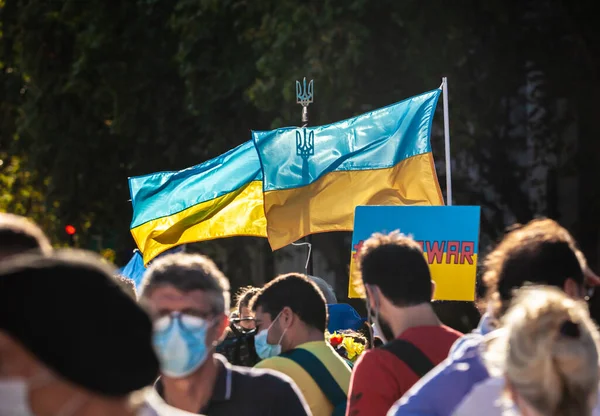 Μαρτίου 2022 Μπουένος Άιρες Αργεντινή Σημαίες Πορεία Υποστήριξης Της Ουκρανίας — Φωτογραφία Αρχείου