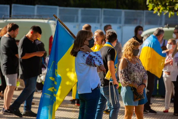 6 Mart 2022 Buenos Aires Arjantin: Rusya 'nın Buenos Aires' teki saldırısı sırasında Ukrayna 'ya destek yürüyüşü