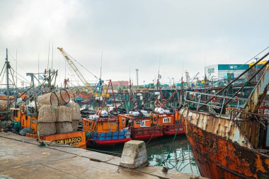 Mar del Plata, Arjantin, 09.04.2022: Mar del Plata Arjantin balıkçılık limanı