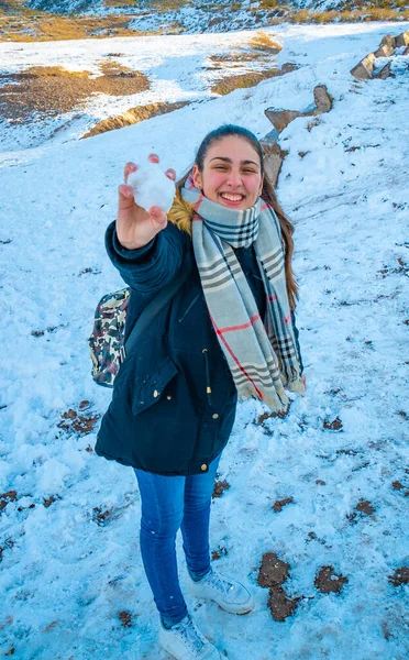 Happy Young Woman Background Snowy Mountains — Fotografia de Stock