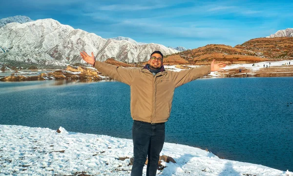 Happy Young Man Background Winter Mountains — Stockfoto
