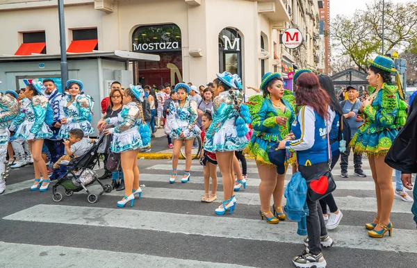 Buenos Aires Argentina 2022 Pessoas Trajes Transnacionais Coloridos Celebram Toda — Fotografia de Stock