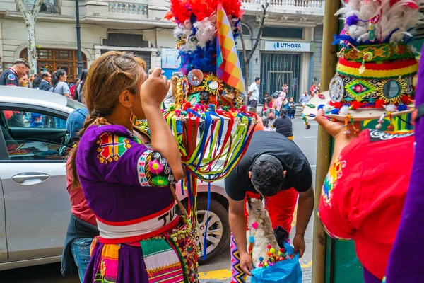 Buenos Aires Argentina 2022 Människor Färgglada Transnationella Kostymer Firar Hela — Stockfoto