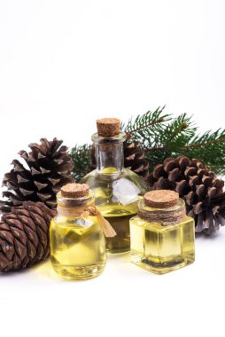 Doğal kozmetik ürünleri, doğal eko ürünleri sedir yağlı cam şişeler, sedir yağı. Boşluğu kopyala