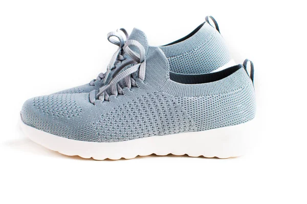 Beyaz Arka Planda Gündelik Kumaş Ayakkabılar Kadınların Mavi Spor Ayakkabıları — Stok fotoğraf