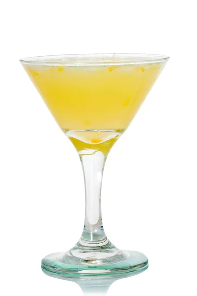 Coquetel Alcoólico Amarelo Com Champanhe Fundo Branco — Fotografia de Stock